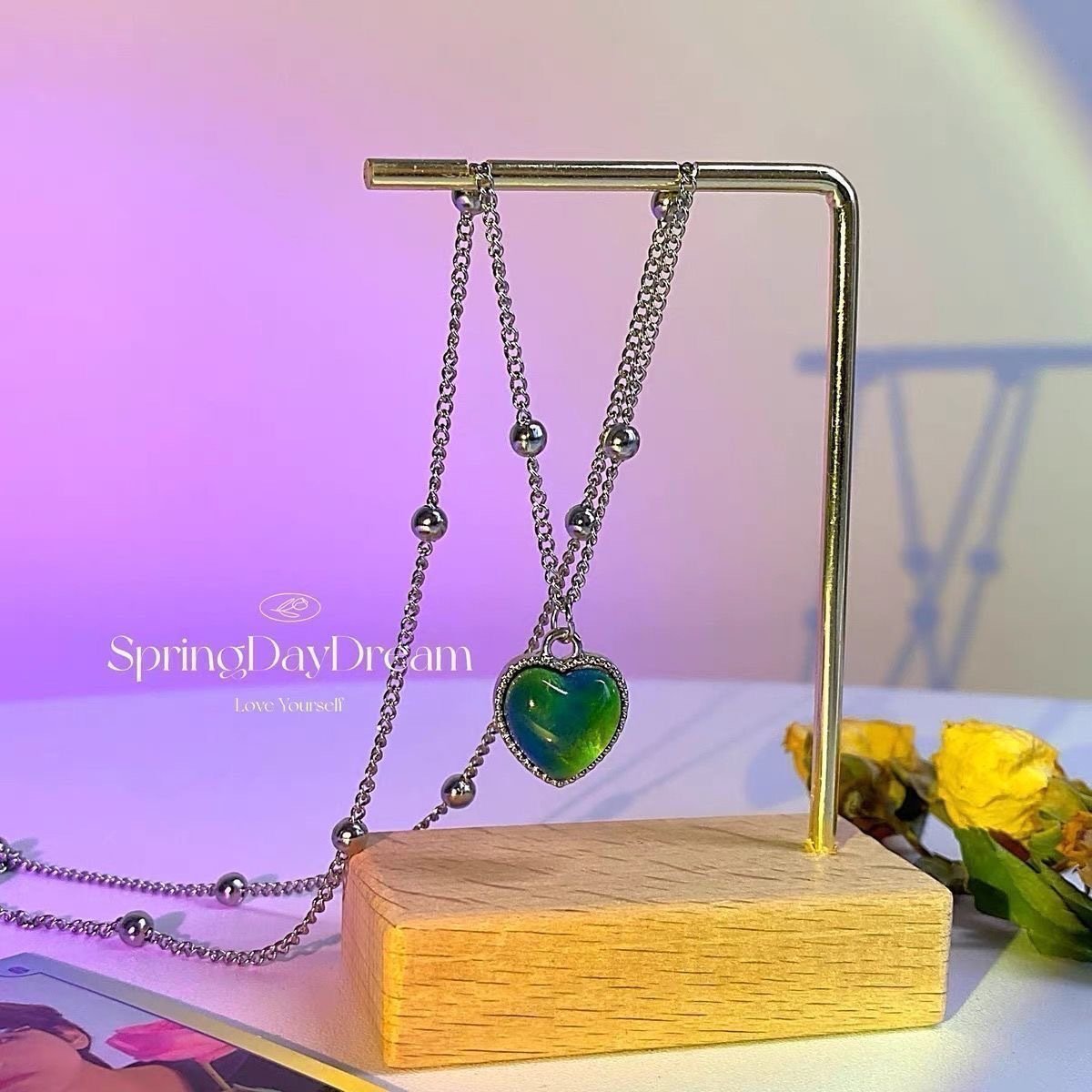 🔮Color changing mood bracelet
