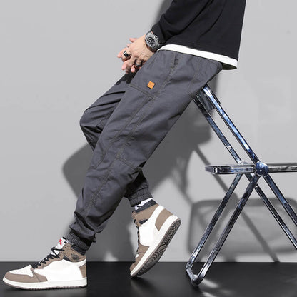 Loose casual pants that can be worn by both men and women